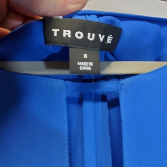 Trouve Blue Keyhole Sleeveless Midi Shift Dress - Picture 4 of 10